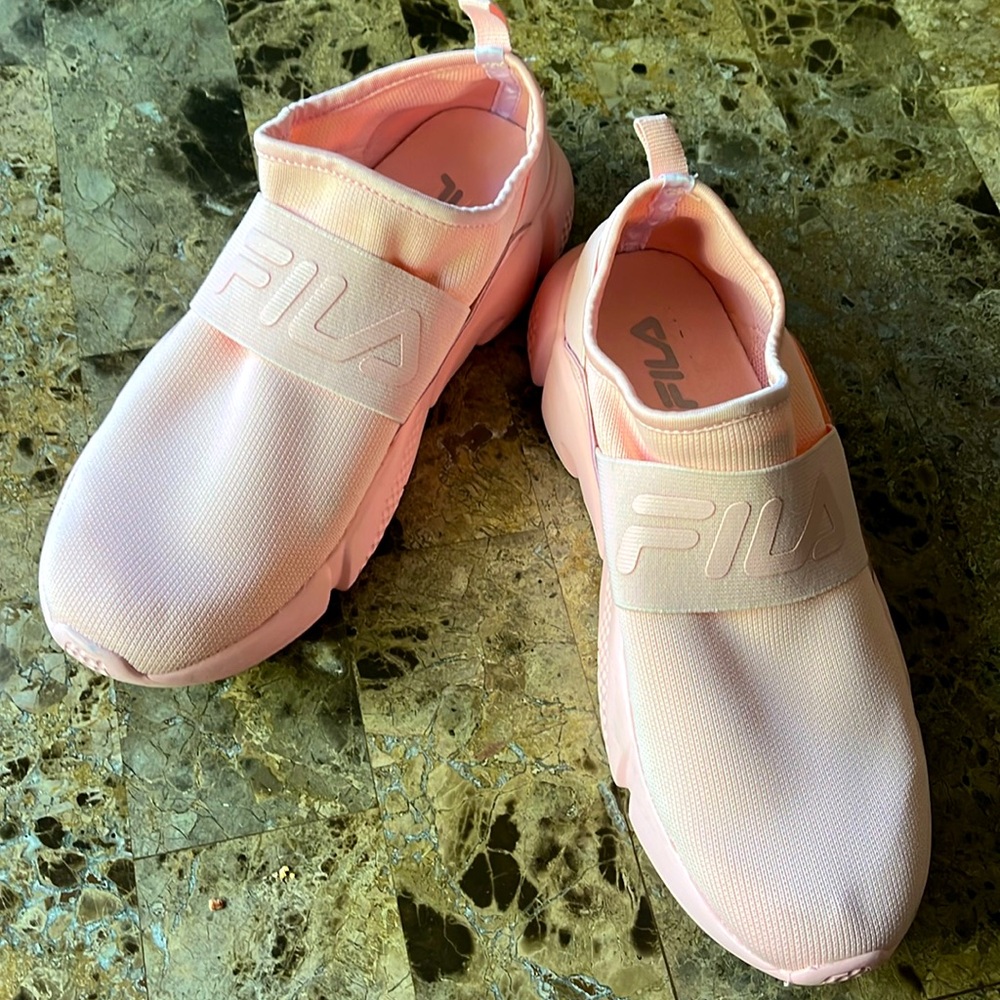 Fila pink tennis shoes worn twice